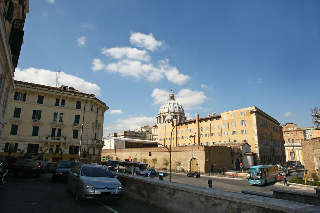 Al Colonnato Di San Pietro Bed & Breakfast Roma Exterior foto