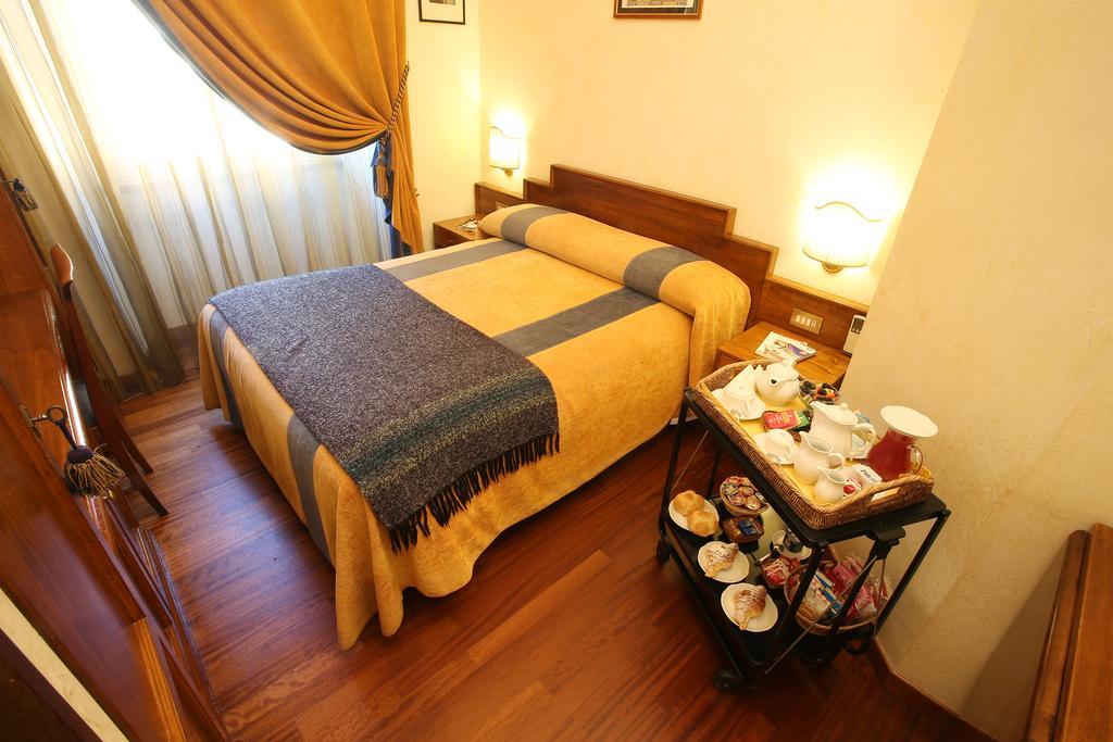 Al Colonnato Di San Pietro Bed & Breakfast Roma Exterior foto