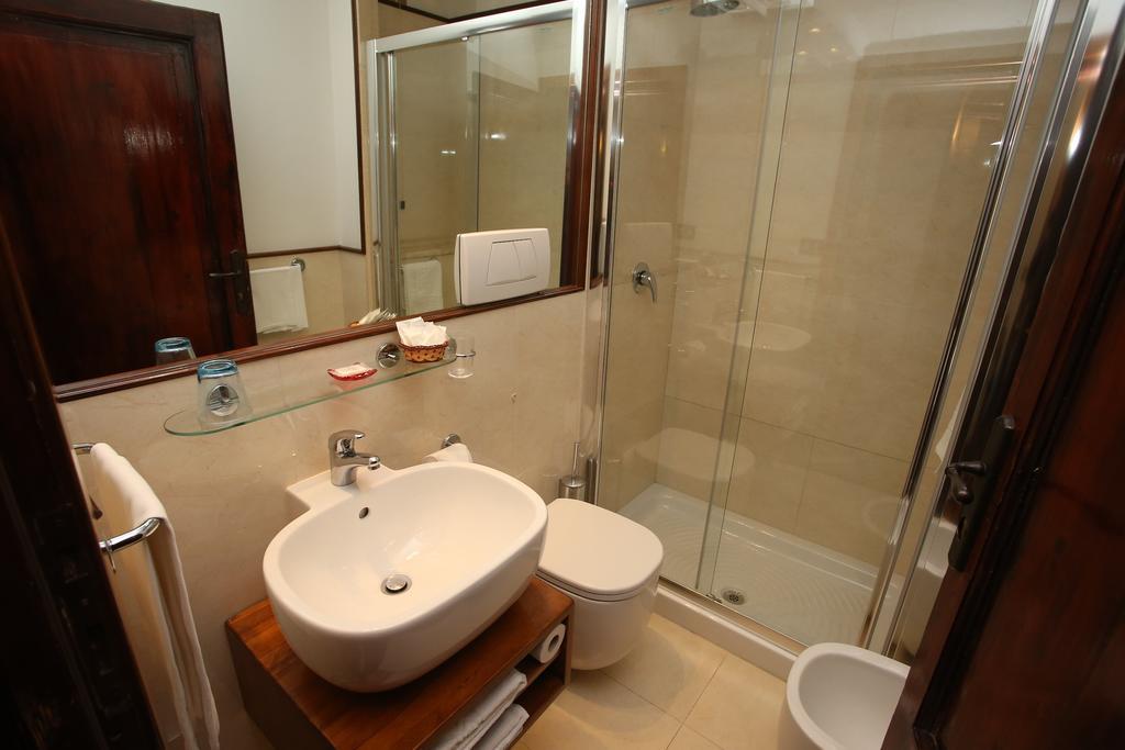 Al Colonnato Di San Pietro Bed & Breakfast Roma Exterior foto