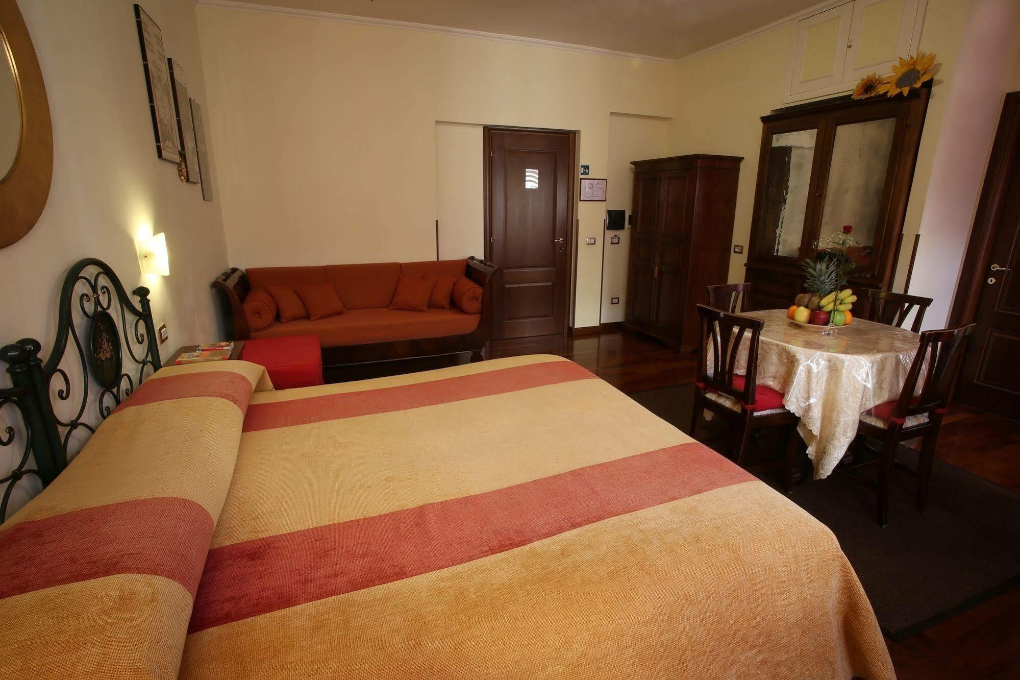 Al Colonnato Di San Pietro Bed & Breakfast Roma Exterior foto
