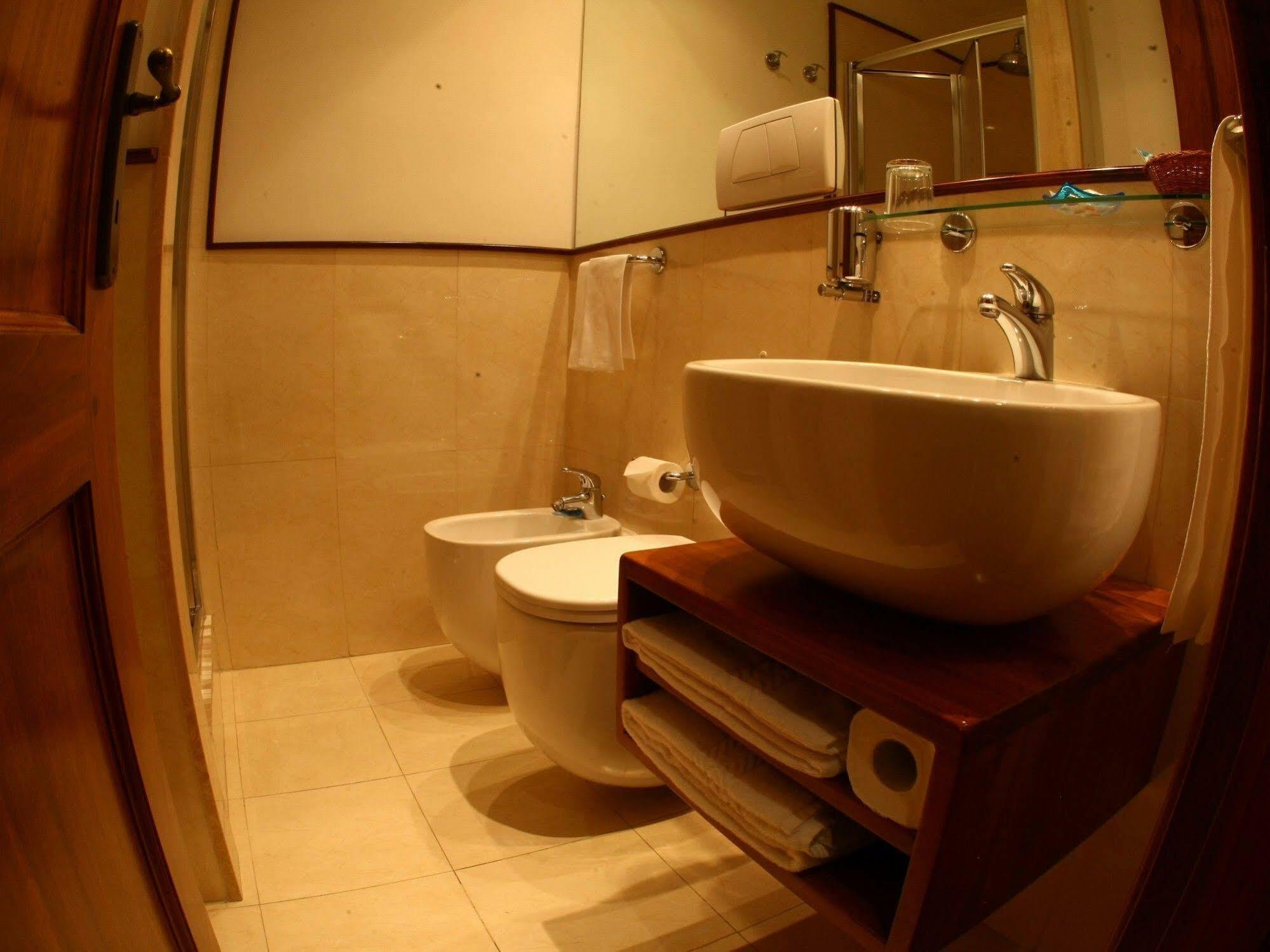 Al Colonnato Di San Pietro Bed & Breakfast Roma Exterior foto